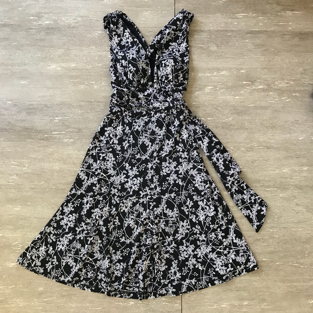 🔥 White House Black Market Halter Dress